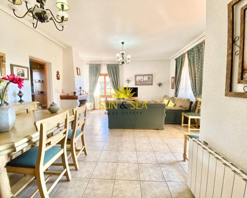 4 bedroom Villa for sale in Daya Nueva with garage - € 350,000 (Ref: 8635568)