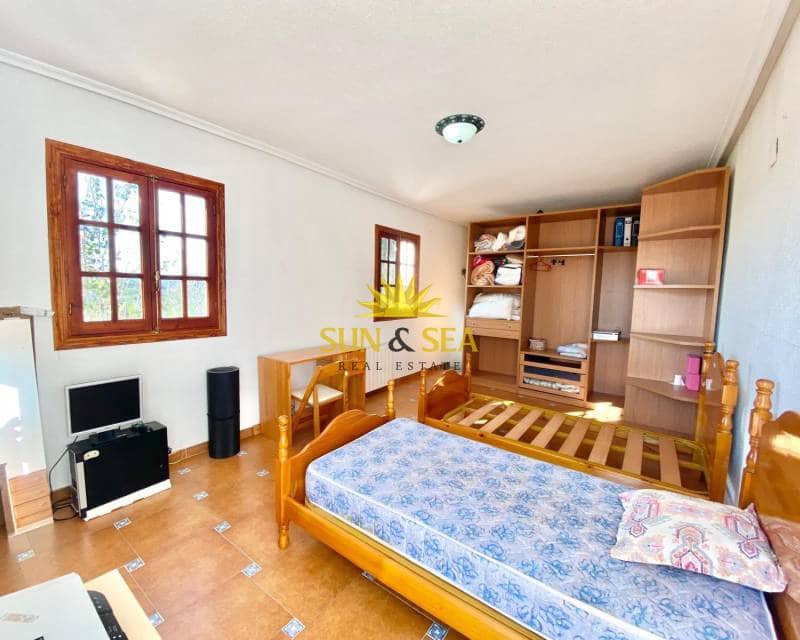 4 bedroom Villa for sale in Daya Nueva with garage - € 350,000 (Ref: 8635568)