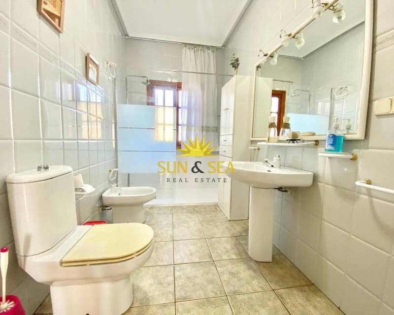 4 bedroom Villa for sale in Daya Nueva with garage - € 350,000 (Ref: 8635568)