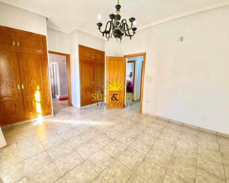 4 bedroom Villa for sale in Daya Nueva with garage - € 350,000 (Ref: 8635568)