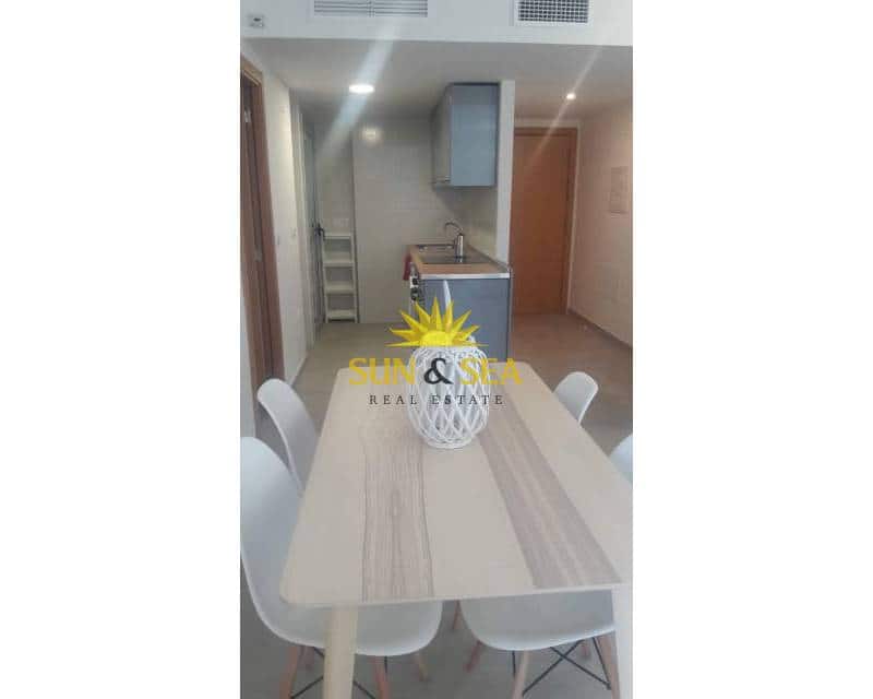 2 soveværelse Penthouse til leje i La Manga del Mar Menor med swimmingpool garage - € 880 (Ref: 8637369)