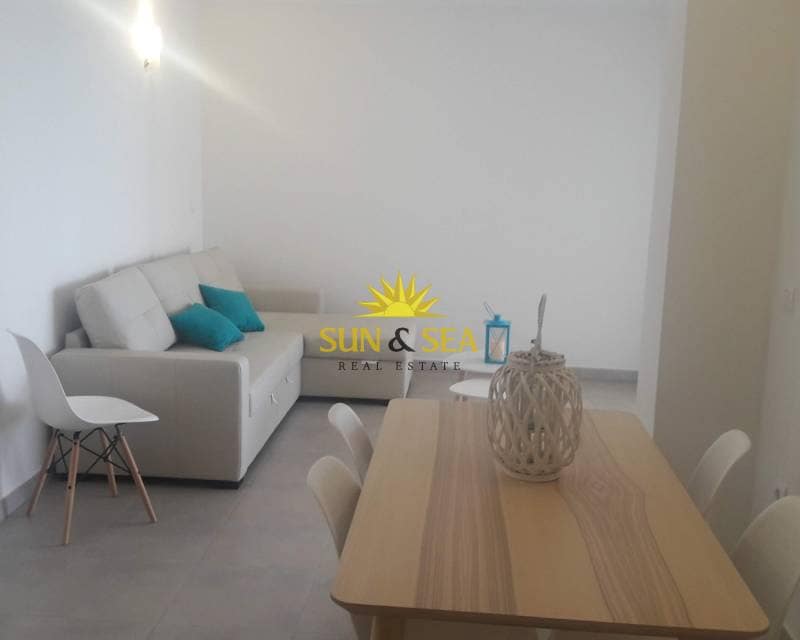 2 soveværelse Penthouse til leje i La Manga del Mar Menor med swimmingpool garage - € 880 (Ref: 8637369)