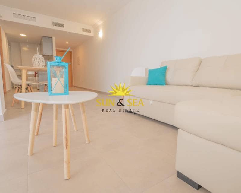 2 soveværelse Penthouse til leje i La Manga del Mar Menor med swimmingpool garage - € 880 (Ref: 8637369)