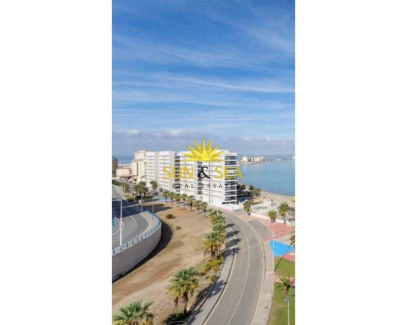 2 soveværelse Penthouse til leje i La Manga del Mar Menor med swimmingpool garage - € 880 (Ref: 8637369)
