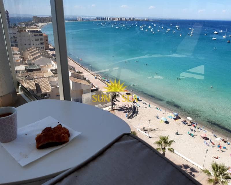 2 soveværelse Penthouse til leje i La Manga del Mar Menor med swimmingpool garage - € 880 (Ref: 8637369)