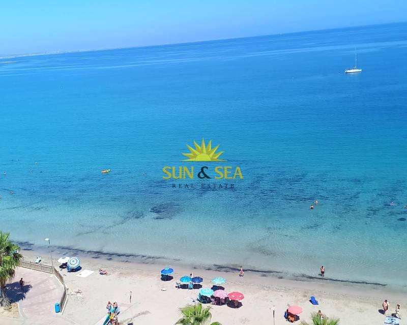 2 soveværelse Penthouse til leje i La Manga del Mar Menor med swimmingpool garage - € 880 (Ref: 8637369)