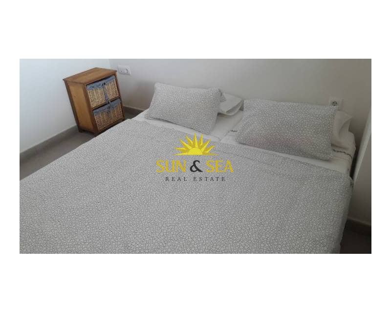 2 soveværelse Penthouse til leje i La Manga del Mar Menor med swimmingpool garage - € 880 (Ref: 8637369)