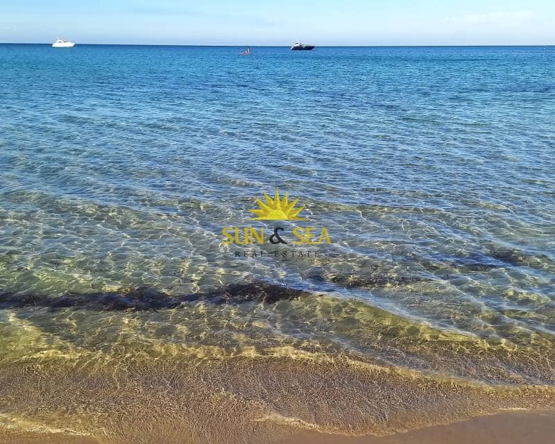 2 soveværelse Penthouse til leje i La Manga del Mar Menor med swimmingpool garage - € 880 (Ref: 8637369)