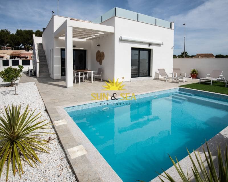 3 bedroom Villa for sale in Pinar de Campoverde with pool garage - € 463,716 (Ref: 8640218)