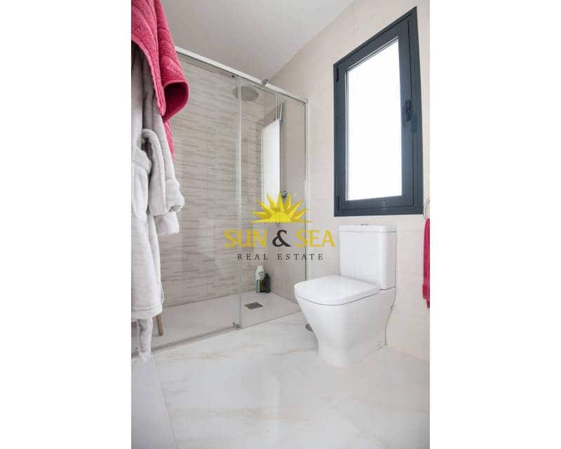 3 camera da letto Villa in vendita in Pinar de Campoverde con piscina garage - 463.716 € (Rif: 8640219)