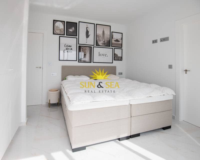 3 camera da letto Villa in vendita in Pinar de Campoverde con piscina garage - 463.716 € (Rif: 8640219)