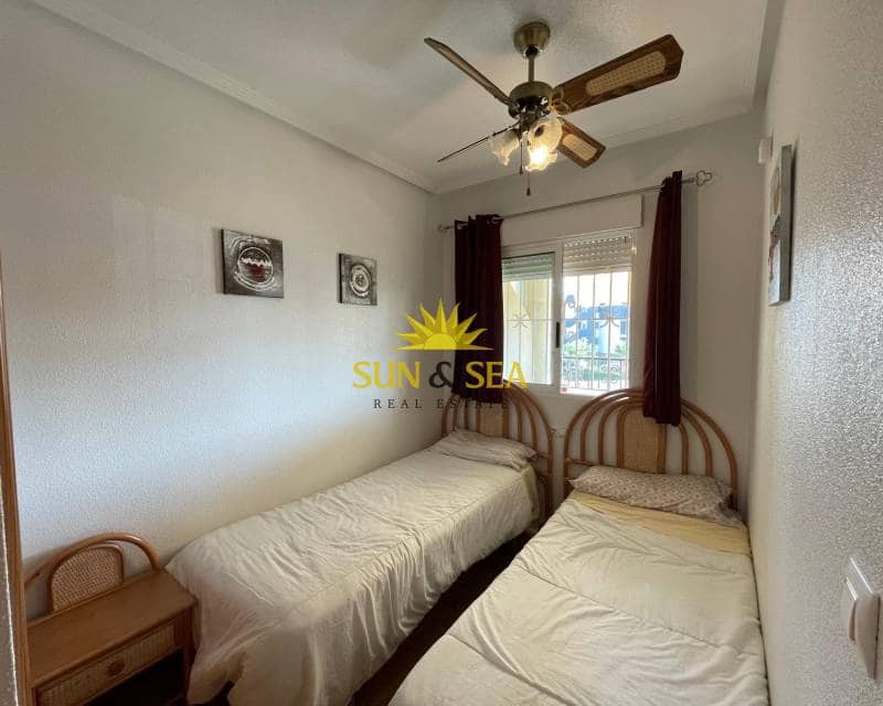 2 quarto Apartamento para arrendar em Playa Flamenca com piscina - 800 € (Ref: 8648605)