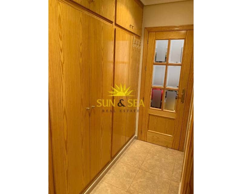 4 makuuhuone Huoneisto myytävänä paikassa Los Narejos - 300 000 € (Ref: 8657666)