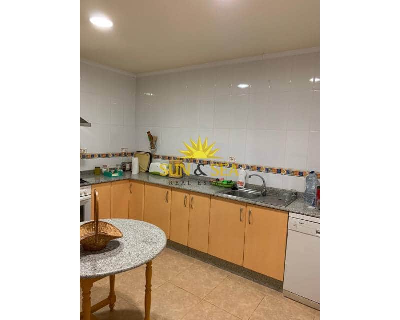 4 makuuhuone Huoneisto myytävänä paikassa Los Narejos - 300 000 € (Ref: 8657666)