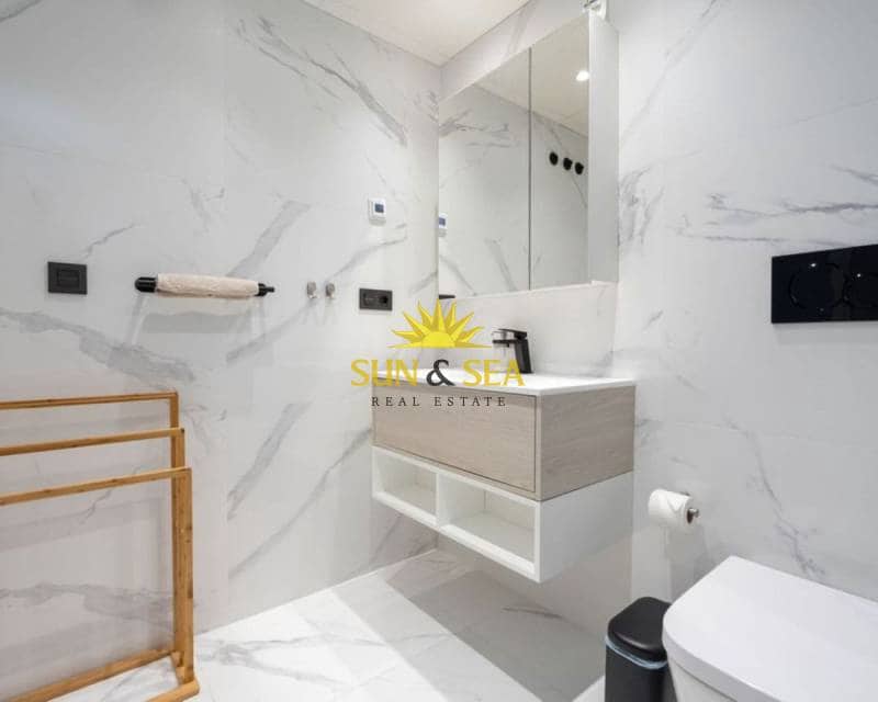 3 camera da letto Appartamento in vendita in Torrevieja con garage - 299.000 € (Rif: 8665938)