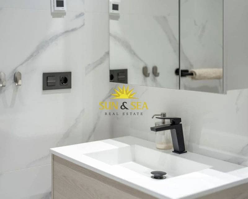 3 camera da letto Appartamento in vendita in Torrevieja con garage - 299.000 € (Rif: 8665938)