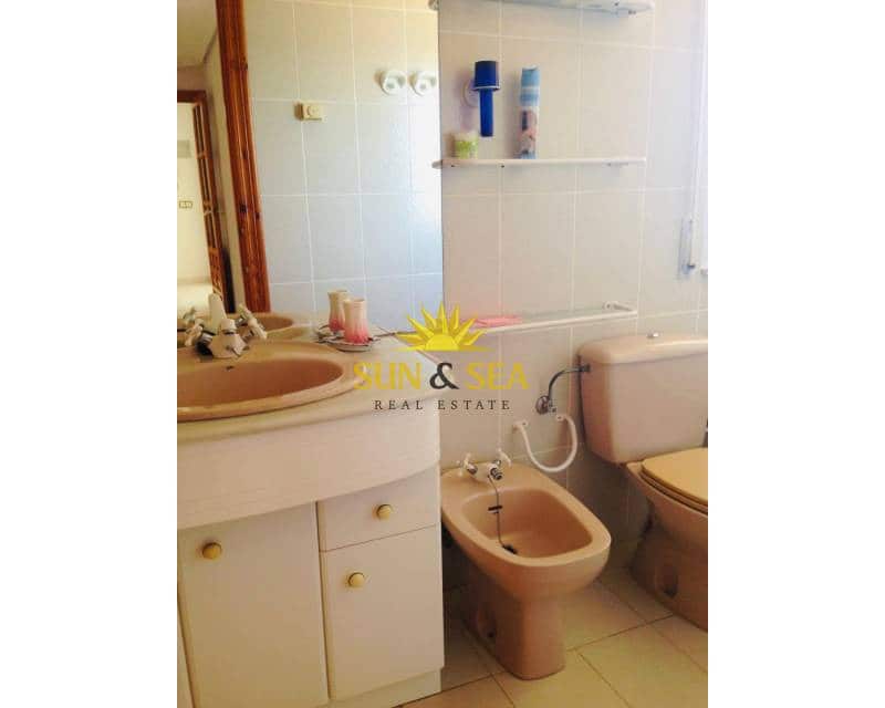 3 sovrum Lägenhet att hyra i La Manga del Mar Menor med pool garage - 1 500 € (Ref: 8666970)