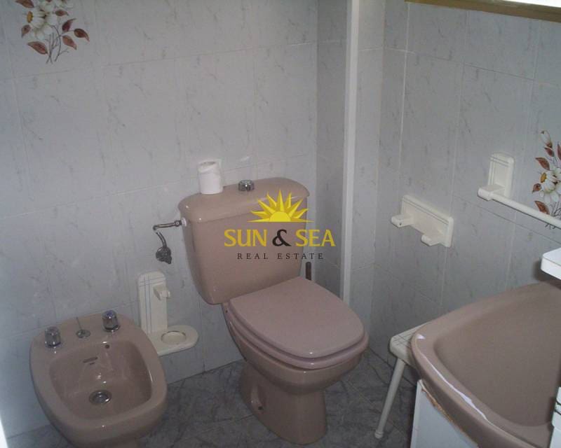 3 sypialnia Apartament do wynajęcia w La Manga del Mar Menor z basenem garażem - 700 € (Ref: 8675012)