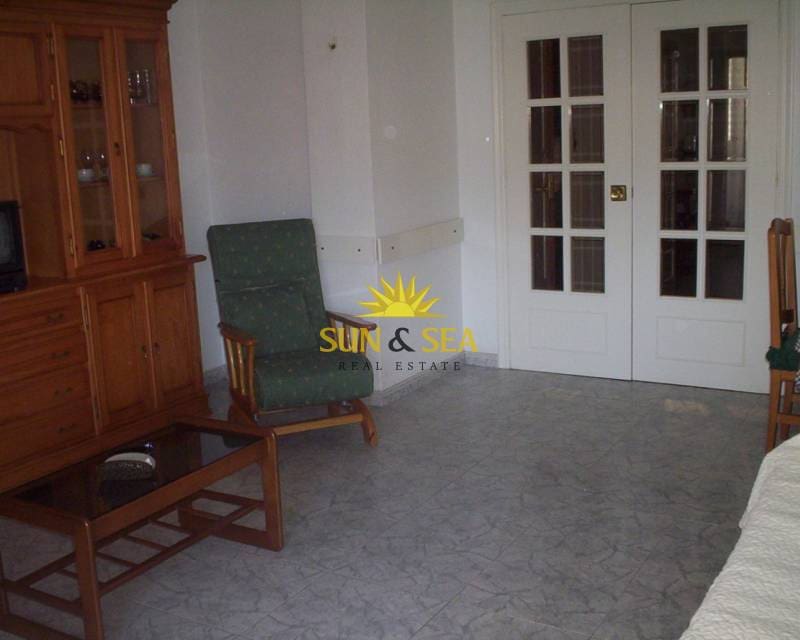 3 sypialnia Apartament do wynajęcia w La Manga del Mar Menor z basenem garażem - 700 € (Ref: 8675012)