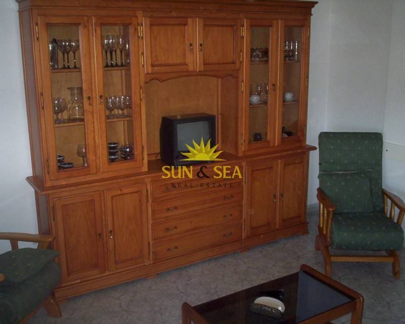 3 sypialnia Apartament do wynajęcia w La Manga del Mar Menor z basenem garażem - 700 € (Ref: 8675012)