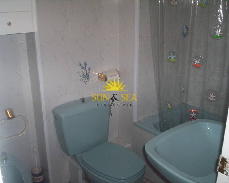 3 sypialnia Apartament do wynajęcia w La Manga del Mar Menor z basenem garażem - 700 € (Ref: 8675012)