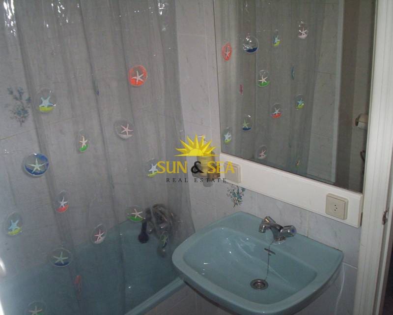 3 sypialnia Apartament do wynajęcia w La Manga del Mar Menor z basenem garażem - 700 € (Ref: 8675012)