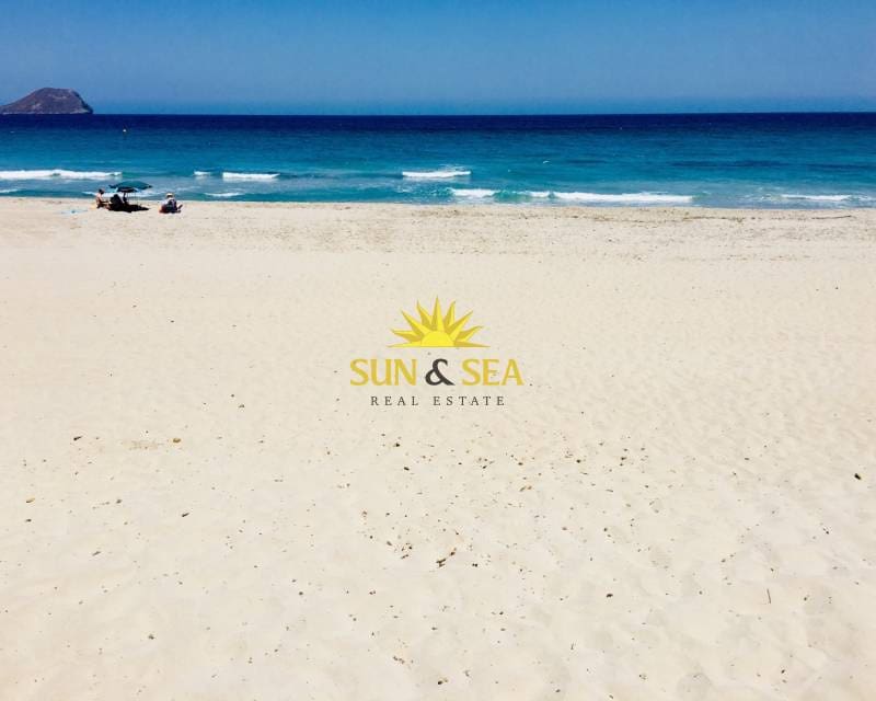 3 sypialnia Apartament do wynajęcia w La Manga del Mar Menor z basenem garażem - 700 € (Ref: 8675012)