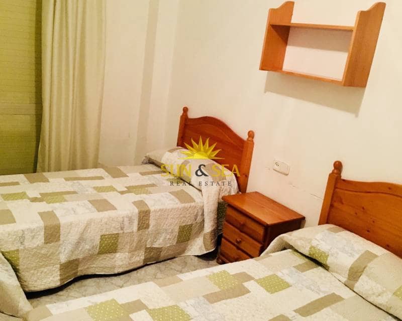 3 sypialnia Apartament do wynajęcia w La Manga del Mar Menor z basenem garażem - 700 € (Ref: 8675012)