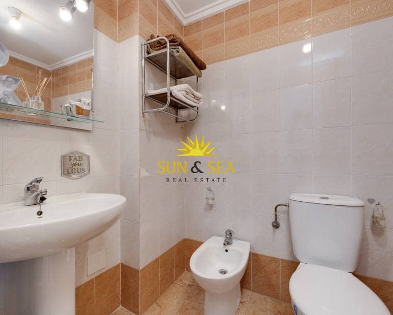 2 bedroom Townhouse for rent in Torrevieja with pool garage - € 850 (Ref: 8680366)