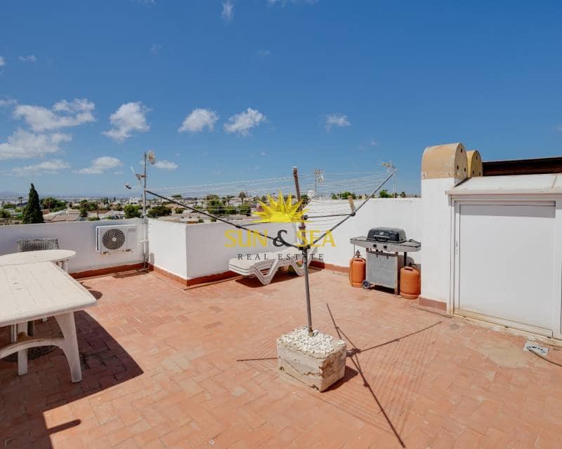 2 bedroom Townhouse for rent in Torrevieja with pool garage - € 850 (Ref: 8680366)