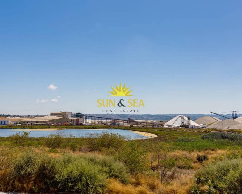 2 bedroom Townhouse for rent in Torrevieja with pool garage - € 850 (Ref: 8680366)