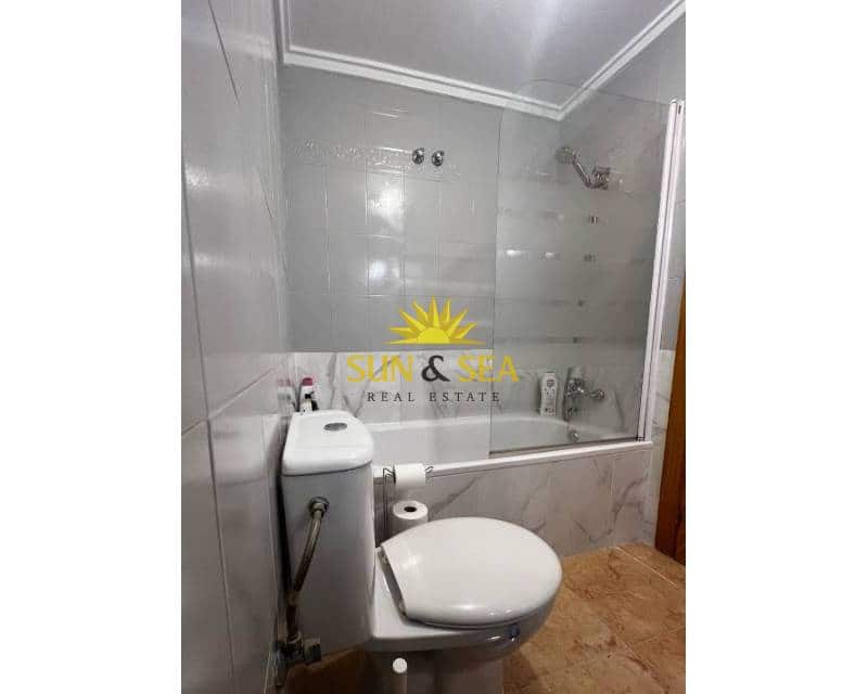 2 bedroom Townhouse for rent in Torrevieja with pool garage - € 850 (Ref: 8680366)