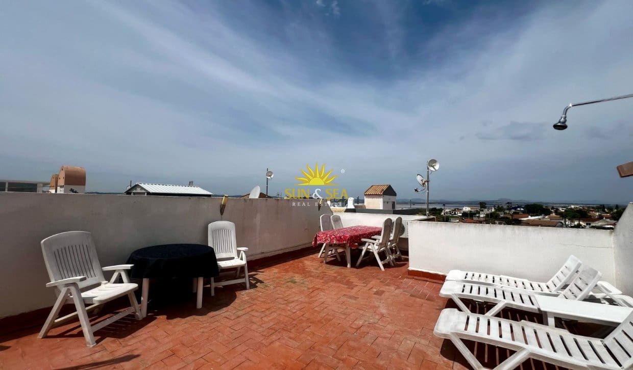 2 soveværelse Byhus til leje i Torrevieja med swimmingpool garage - € 850 (Ref: 8680366)