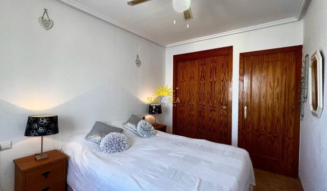 Casa de 2 habitaciones en El Chaparral - La Siesta - La Torreta, Torrevieja en alquiler con piscina garaje - 850 € (Ref: 8680366)