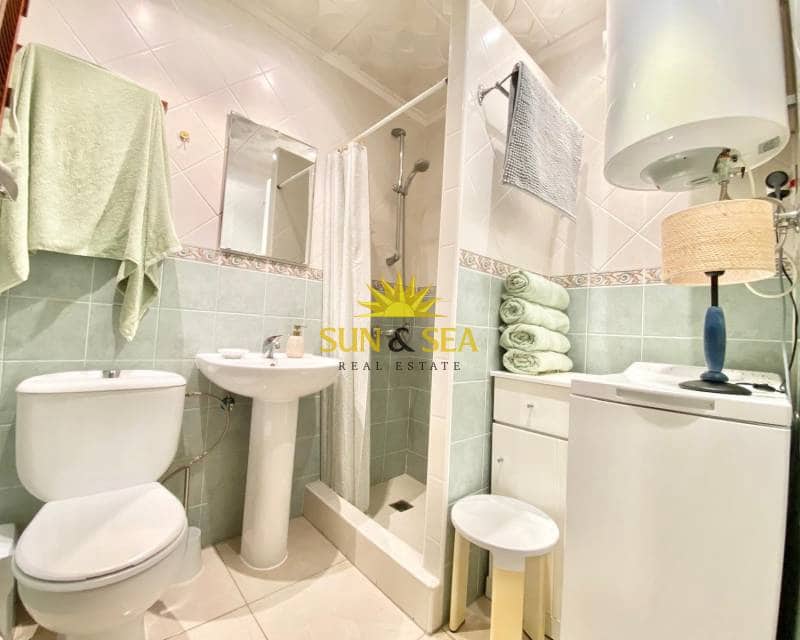 1 slaapkamer Villa te huur in Guardamar del Segura - € 850 (Ref: 8685608)