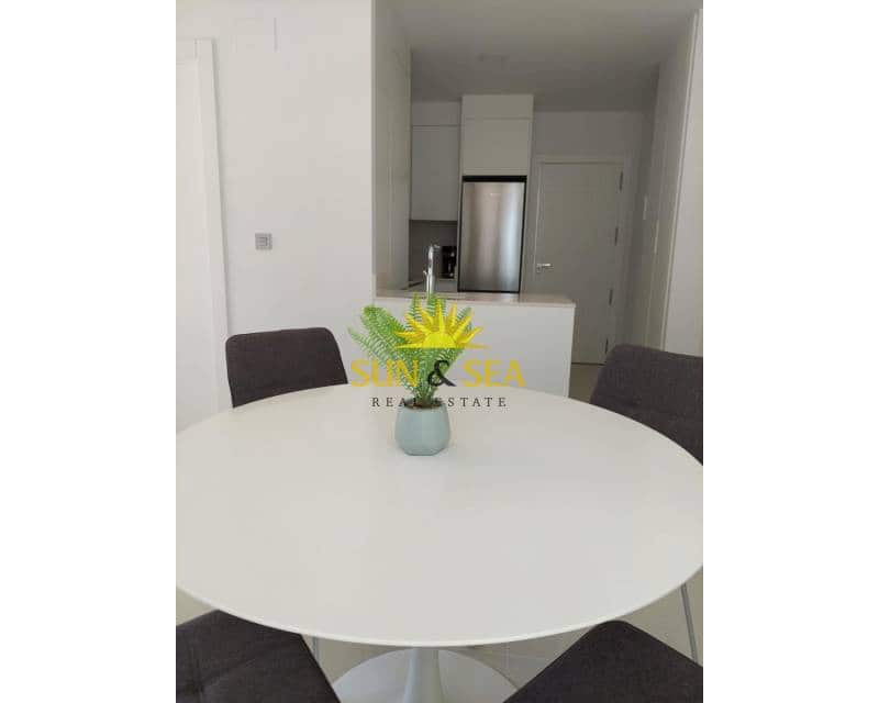 2 soverom Leilighet til leie i Torrevieja med svømmebasseng garasje - € 1 100 (Ref: 8690168)