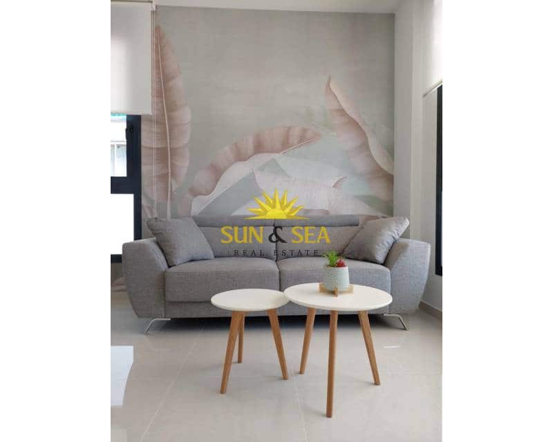 2 soverom Leilighet til leie i Torrevieja med svømmebasseng garasje - € 1 100 (Ref: 8690168)