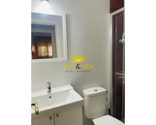 3 soveværelse Strandlejlighed til leje i La Manga del Mar Menor med swimmingpool garage - € 850 (Ref: 8692851)