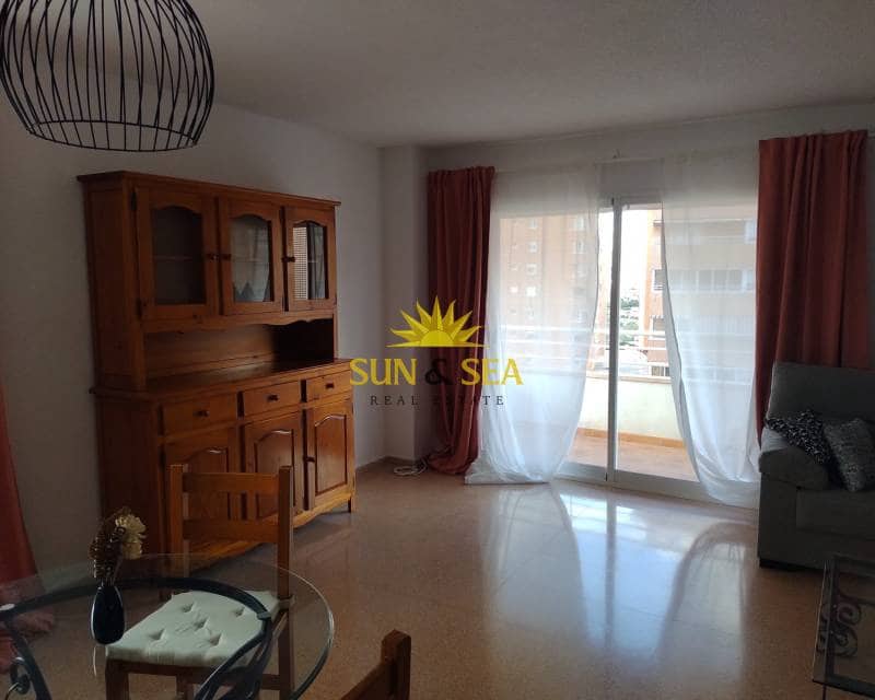 3 soveværelse Lejlighed til leje i Alicante by med swimmingpool - € 1.100 (Ref: 8692852)