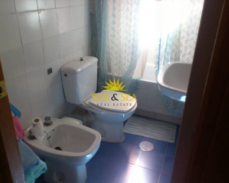 Appartement de 3 chambres à louer à La Manga del Mar Menor avec piscine - 800 € (Ref: 8693273)