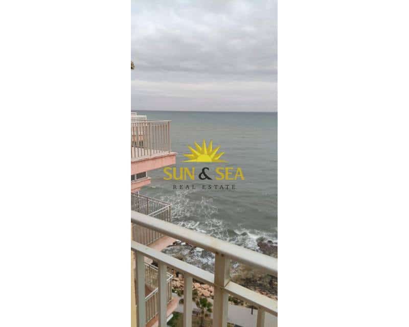 2 bedroom Penthouse for rent in Torrevieja with pool garage - € 900 (Ref: 8695919)