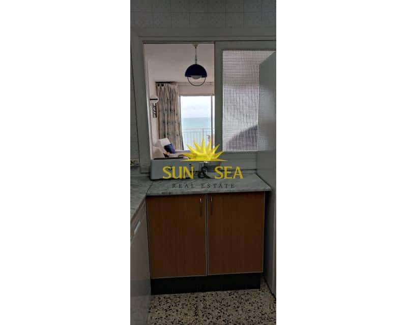 2 bedroom Penthouse for rent in Torrevieja with pool garage - € 900 (Ref: 8695919)