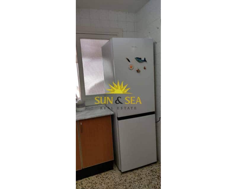2 bedroom Penthouse for rent in Torrevieja with pool garage - € 900 (Ref: 8695919)