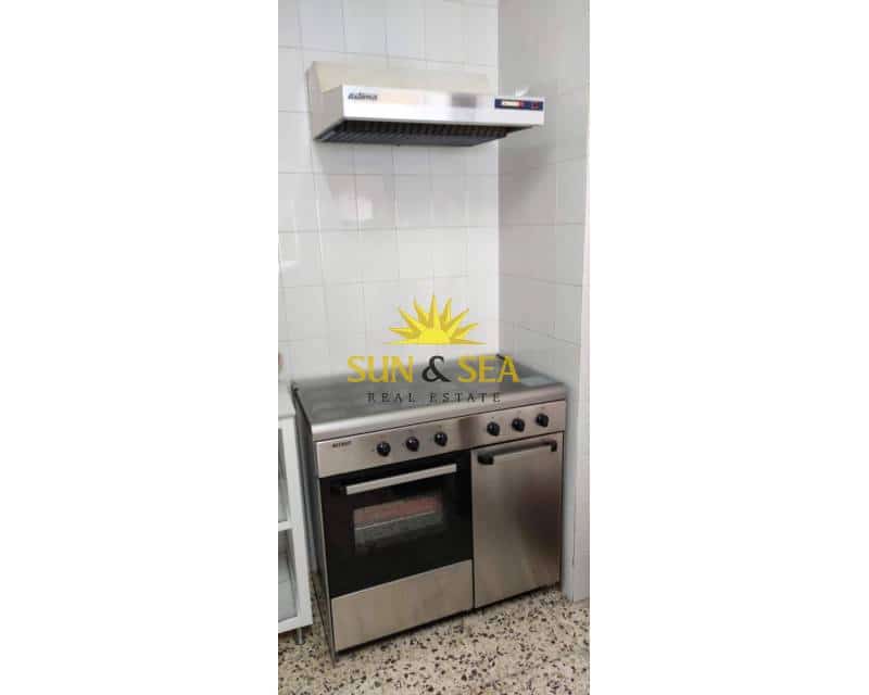2 bedroom Penthouse for rent in Torrevieja with pool garage - € 900 (Ref: 8695919)