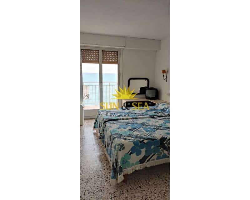 2 bedroom Penthouse for rent in Torrevieja with pool garage - € 900 (Ref: 8695919)