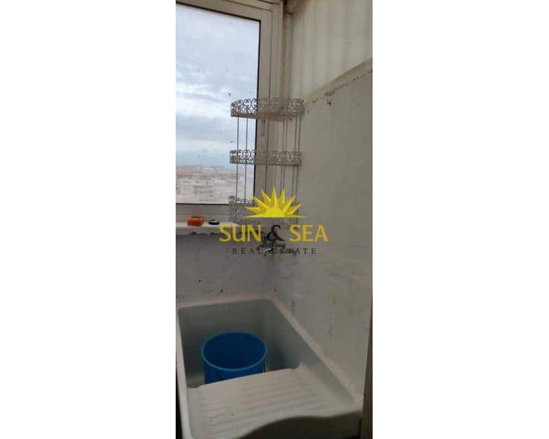 2 bedroom Penthouse for rent in Torrevieja with pool garage - € 900 (Ref: 8695919)