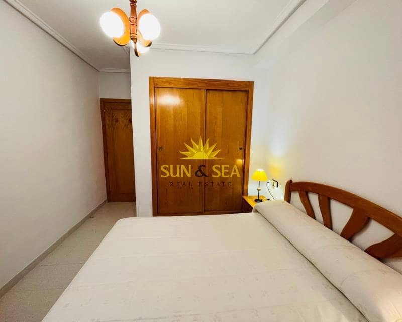 3 soveværelse Lejlighed til leje i Torrevieja med swimmingpool garage - € 750 (Ref: 8699223)