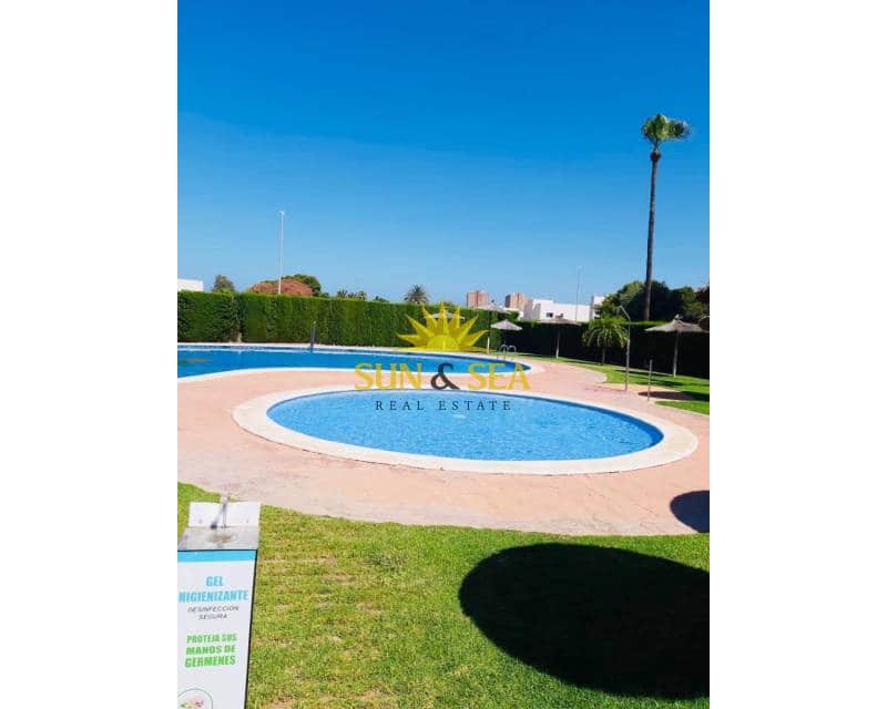 2 sovrum Villa för semesterbostäder i La Zenia med pool - 1 100 € (Ref: 8703550)