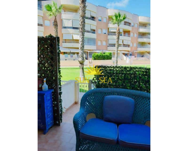 2 sovrum Villa för semesterbostäder i La Zenia med pool - 1 100 € (Ref: 8703550)