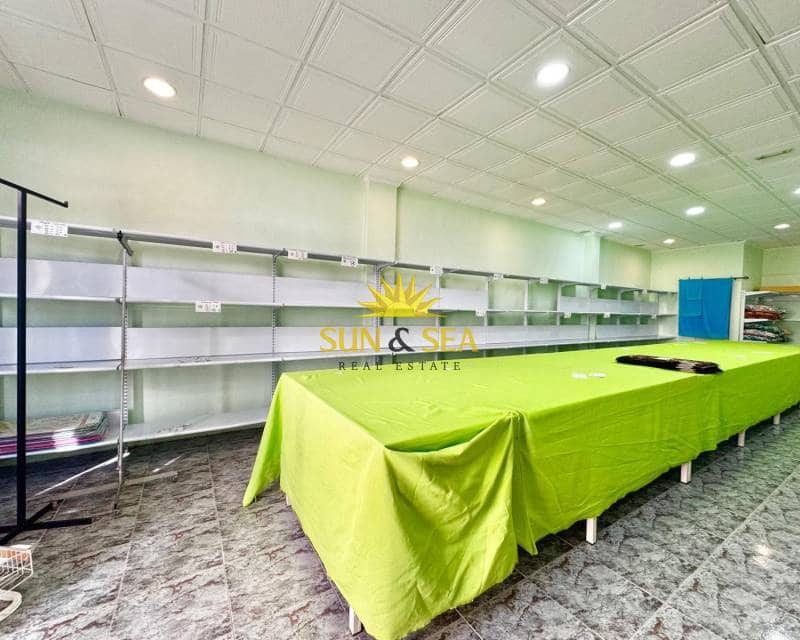 1 soveværelse Erhverv til salg i Torre de la Horadada - € 155.000 (Ref: 8705947)